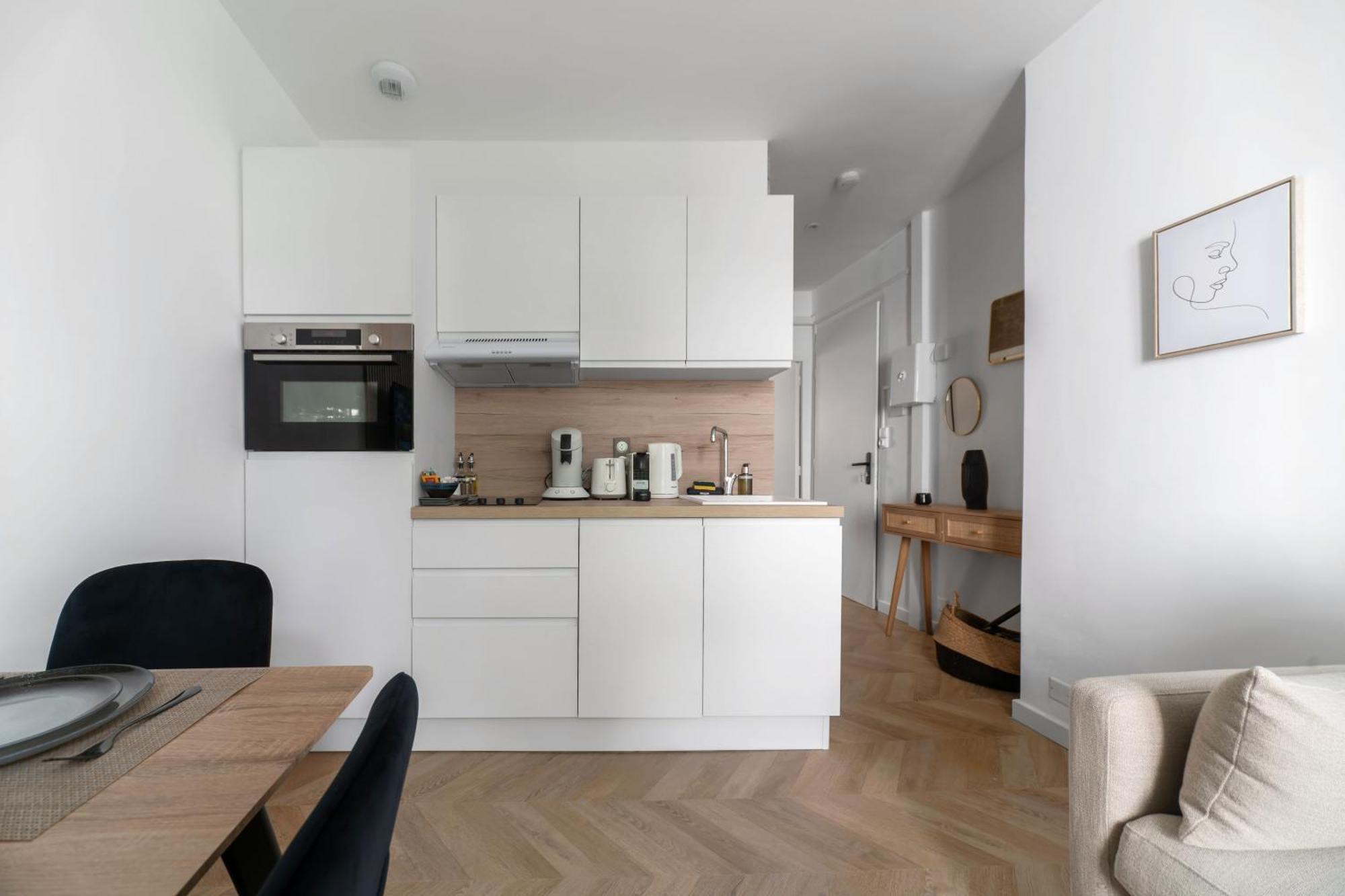 Residence Serbie - Appartements Design Et Climatises En Centre Ville 비시 외부 사진