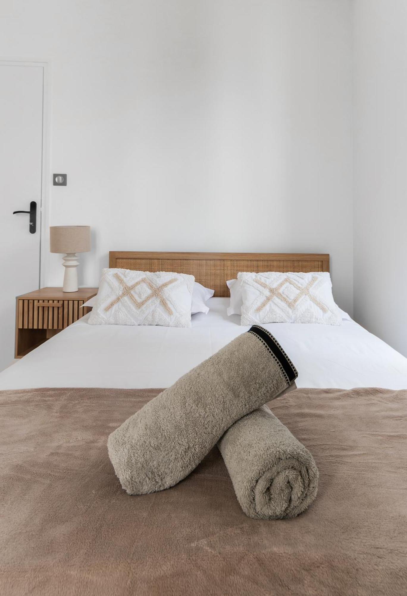 Residence Serbie - Appartements Design Et Climatises En Centre Ville 비시 외부 사진